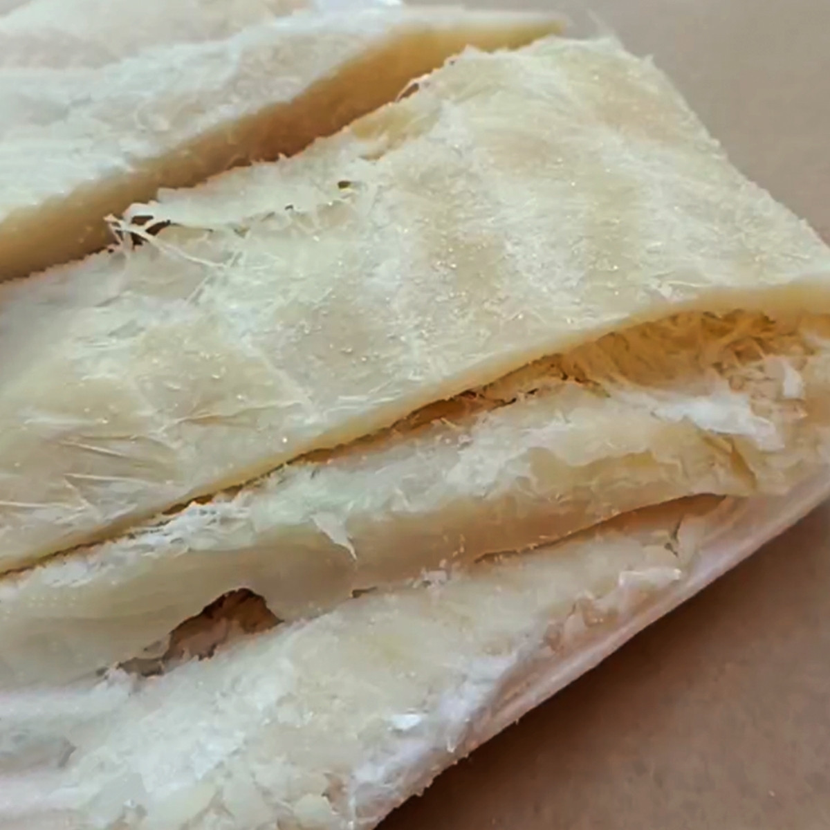 Bacalhau Gadus Mohua 1kg - Lascas Extra Larga Sem Pele e Sem Espinhas - Imagem 2